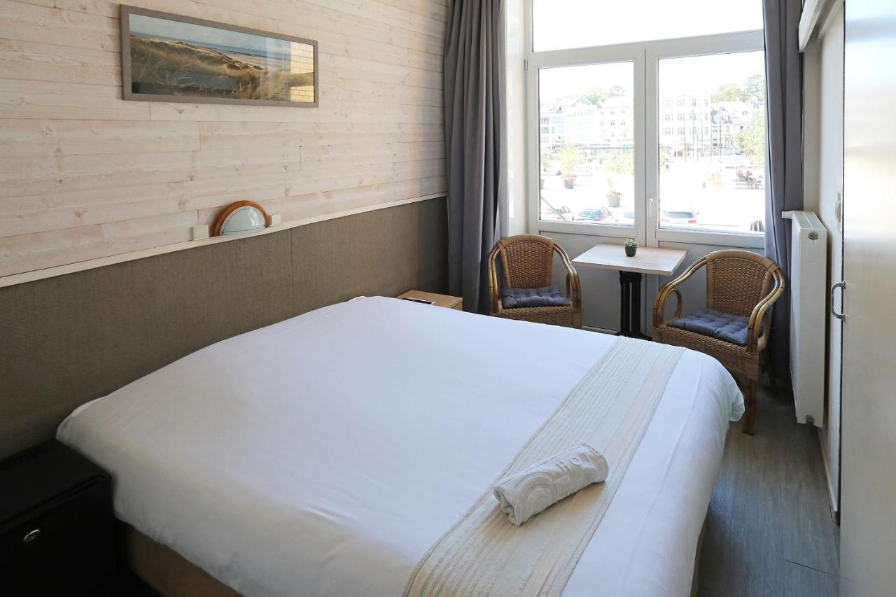 Hotel Cecil De Panne Bagian luar foto