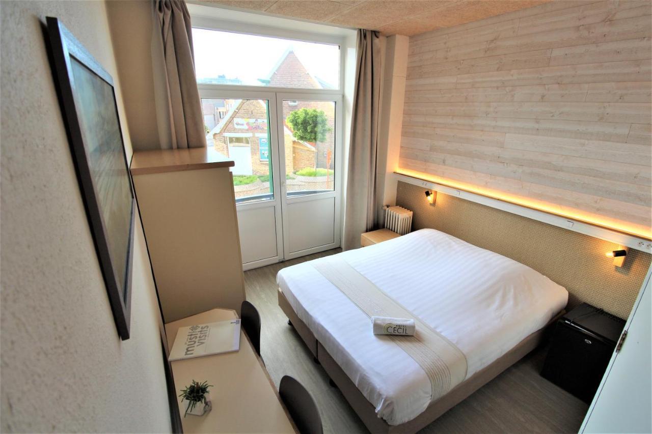 Hotel Cecil De Panne Bagian luar foto