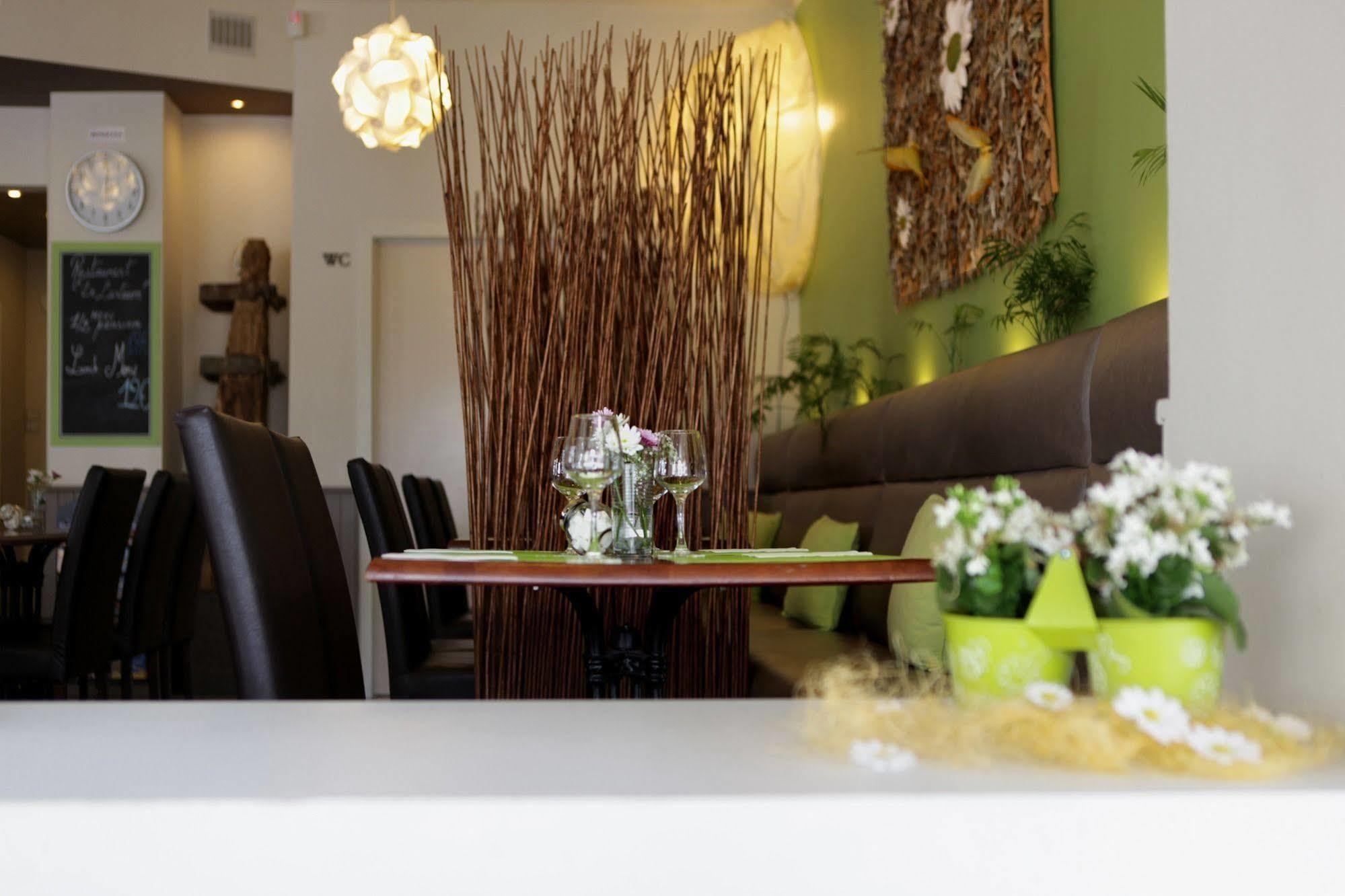 Hotel Cecil De Panne Bagian luar foto