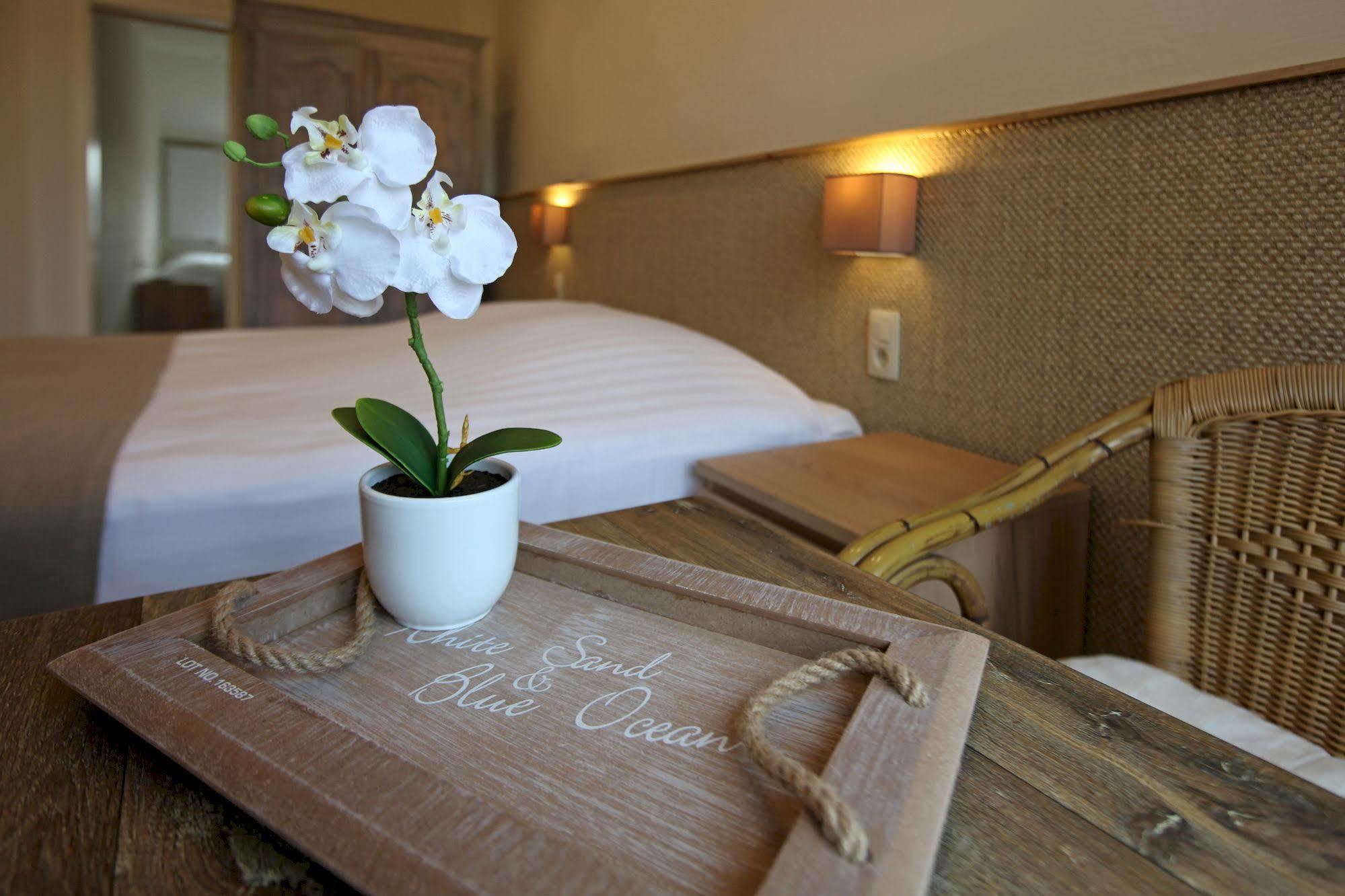 Hotel Cecil De Panne Bagian luar foto