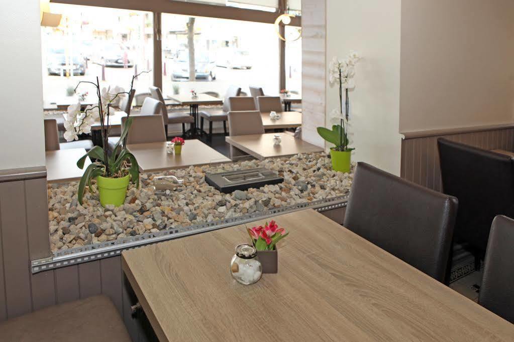 Hotel Cecil De Panne Bagian luar foto